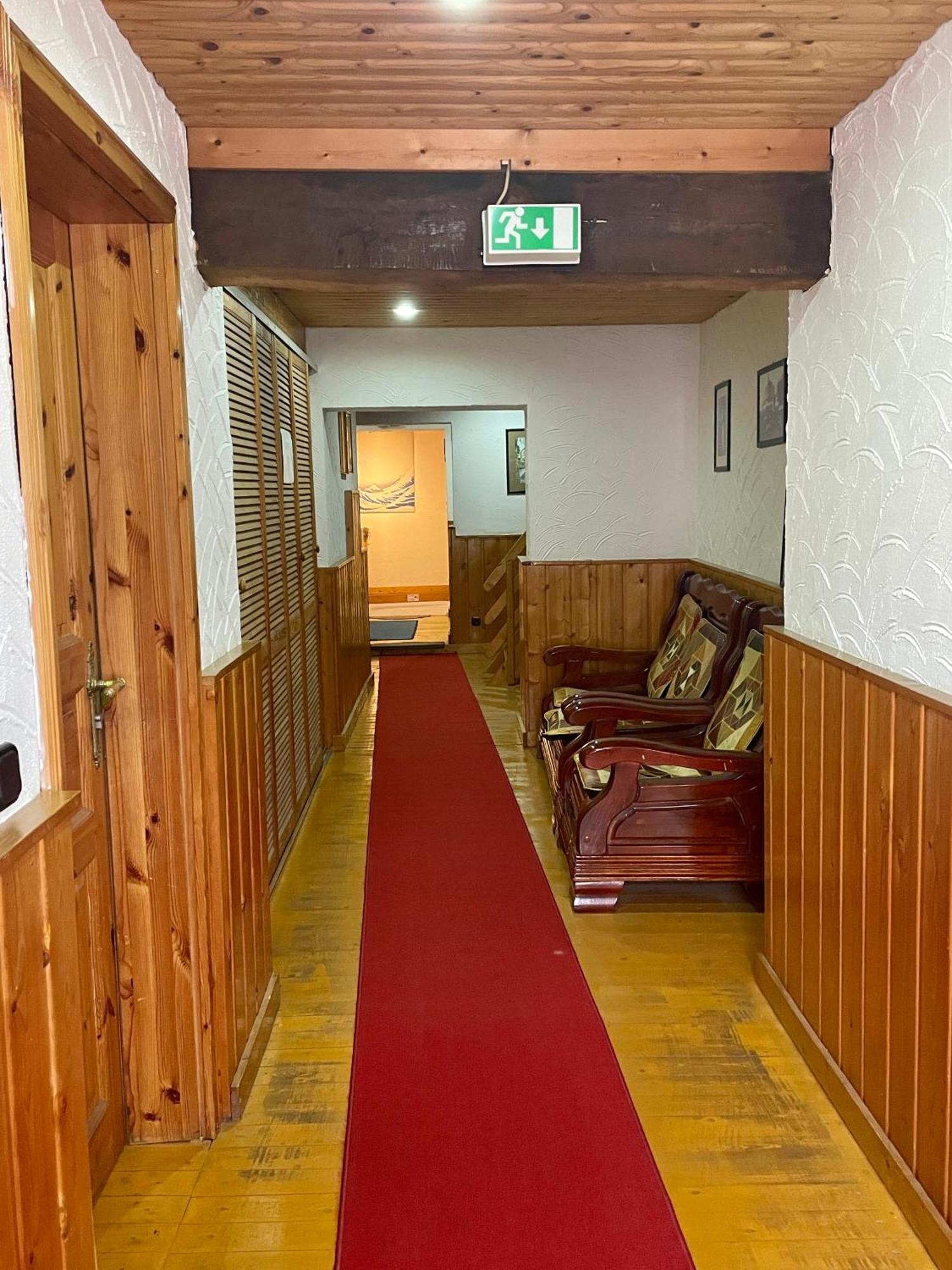 Hotel Altes Faehrhaus Duisburg Exterior foto
